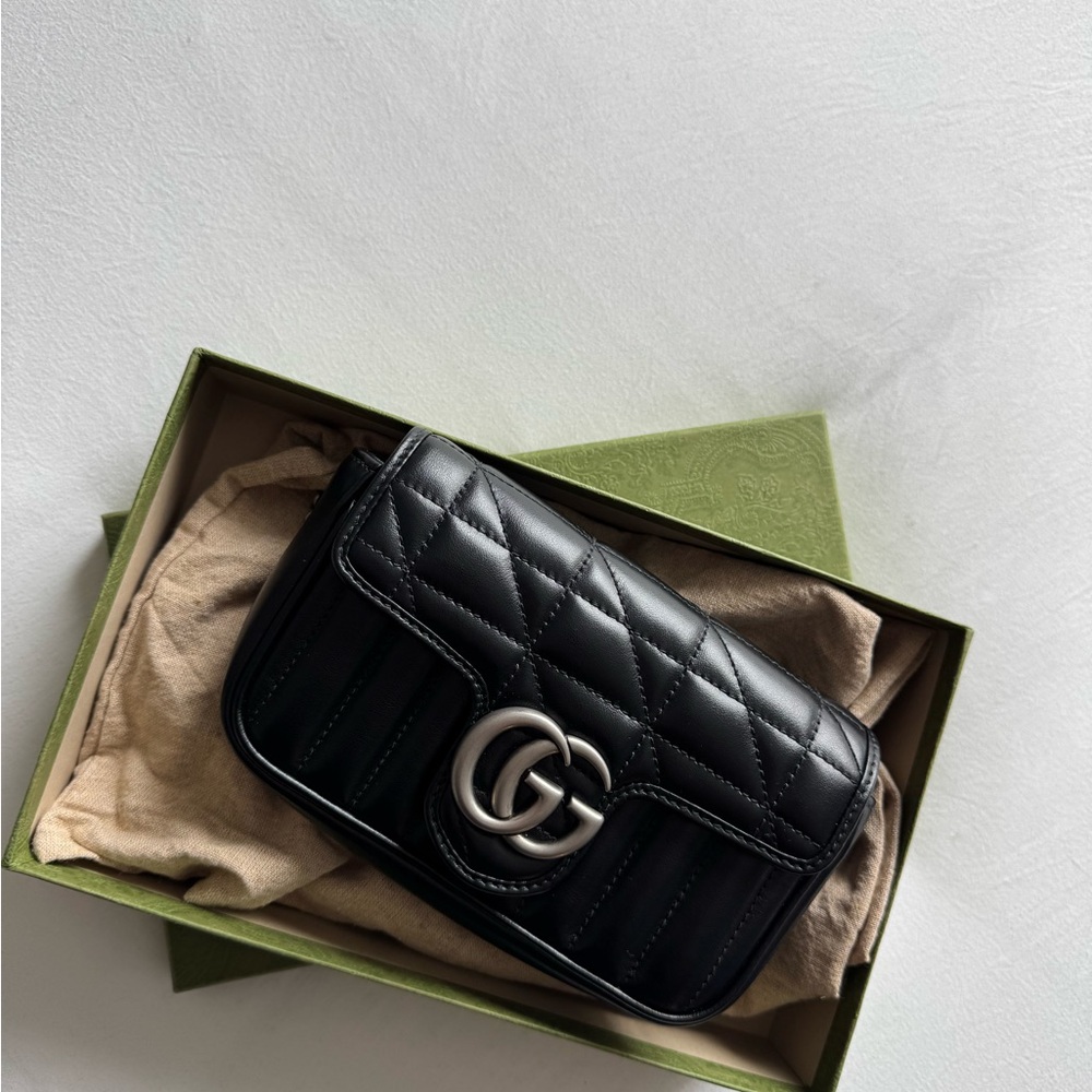 Gucci Super Mini GG Marmont Bag / BLACK + SILVER - Picture 4 of 11